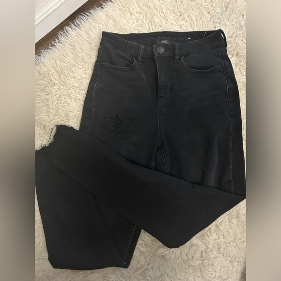 American Eagle Black Denim Distressed Jeans, Curvy High Rise, High Waisted - Picture 4 of 9